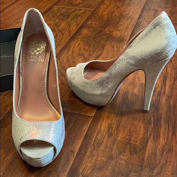 Vince Camuto leather heels - Picture 3 of 13